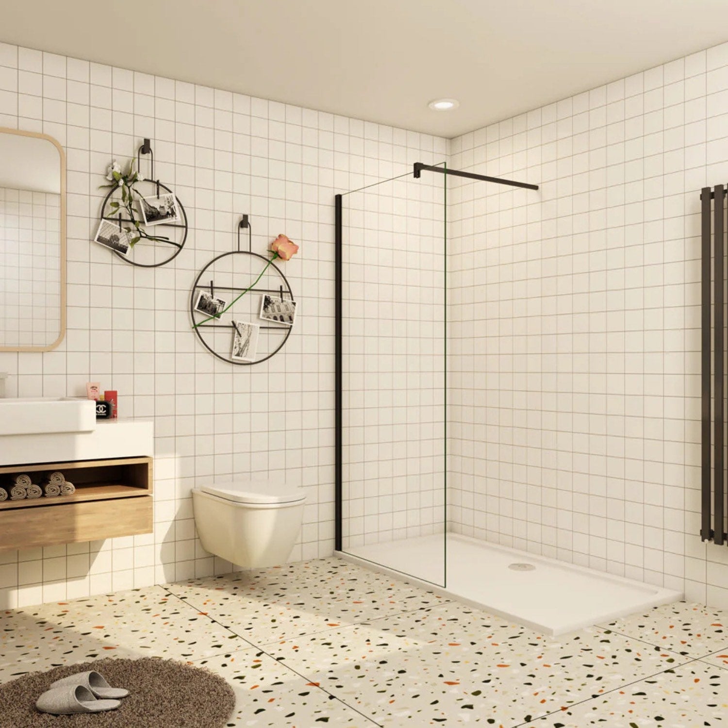 Moderná walk-in sprchová zástena 10 mm s čiernou hranatou vzperou a čírym sklom