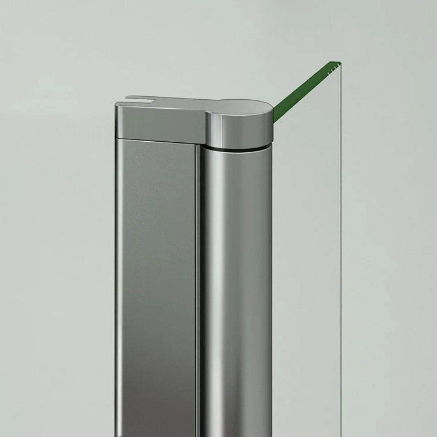 Detail horného profilu walk-in sprchovej zásteny chróm – elegantný dizajn a precízne spracovanie
